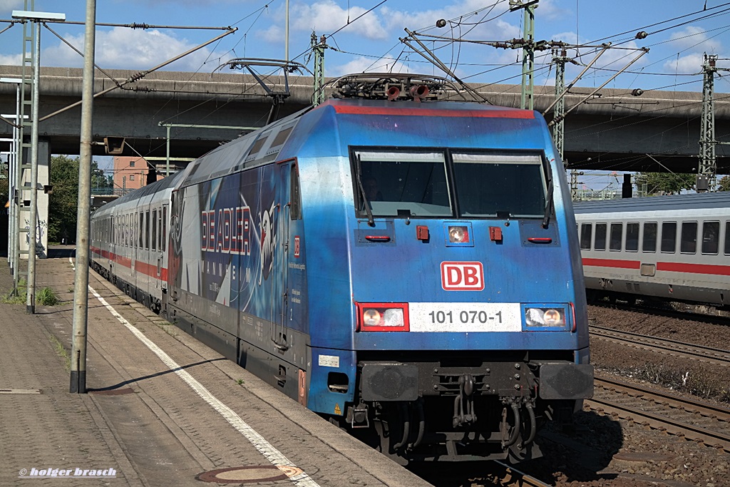 101 070-1 ist am 01.10.13 mit einen IC vom bhf harburg abgefahren