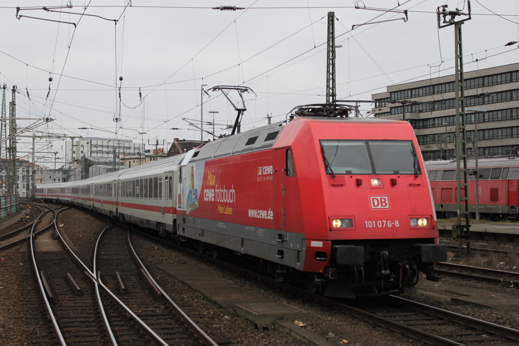 101 076-8 bei der Einfahrt im Hbf Hannover.11.03.2016