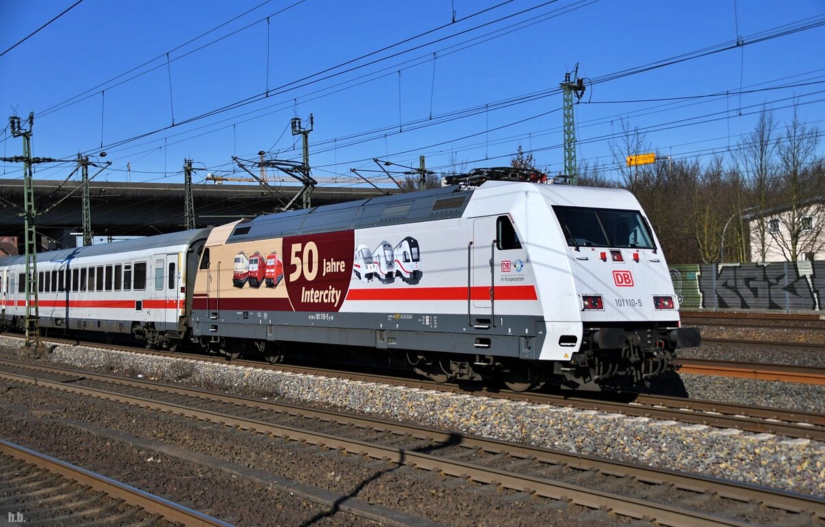 101 110-5 fuhr einen IC von hh-harburg richtung süden,09.03.22