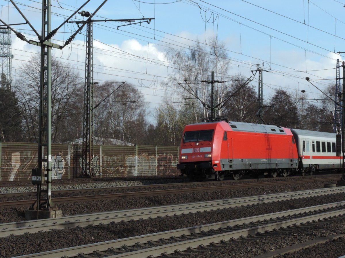 101 110 bei der Einfahrt im Bahnhof Hamburg-Harburg.22.03.2016