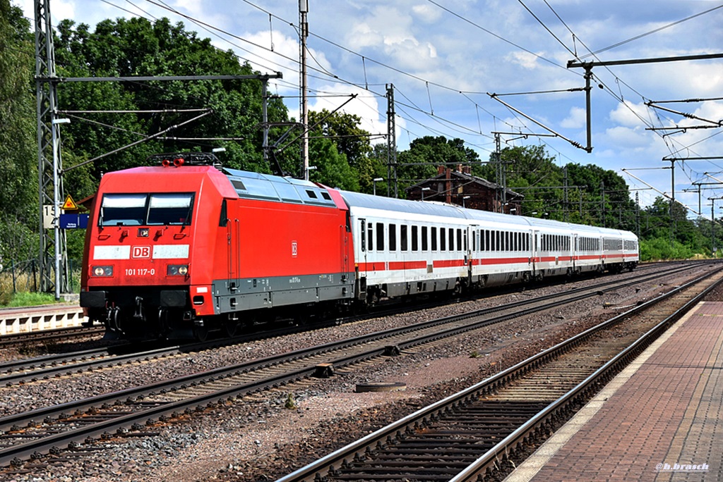 101 117-0 fuhr mit einen IC durch niederndodeleben,22.06.16