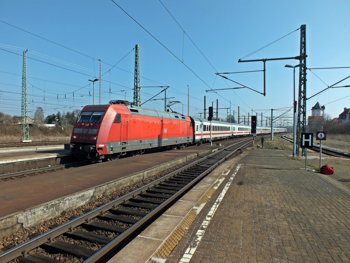 101 136 durchfhrt am 13.3.14 mit einem Intercity Weimar.