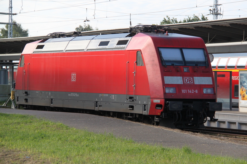 101 142-8 abgestellt im Rostocker Hbf.07.08.2016