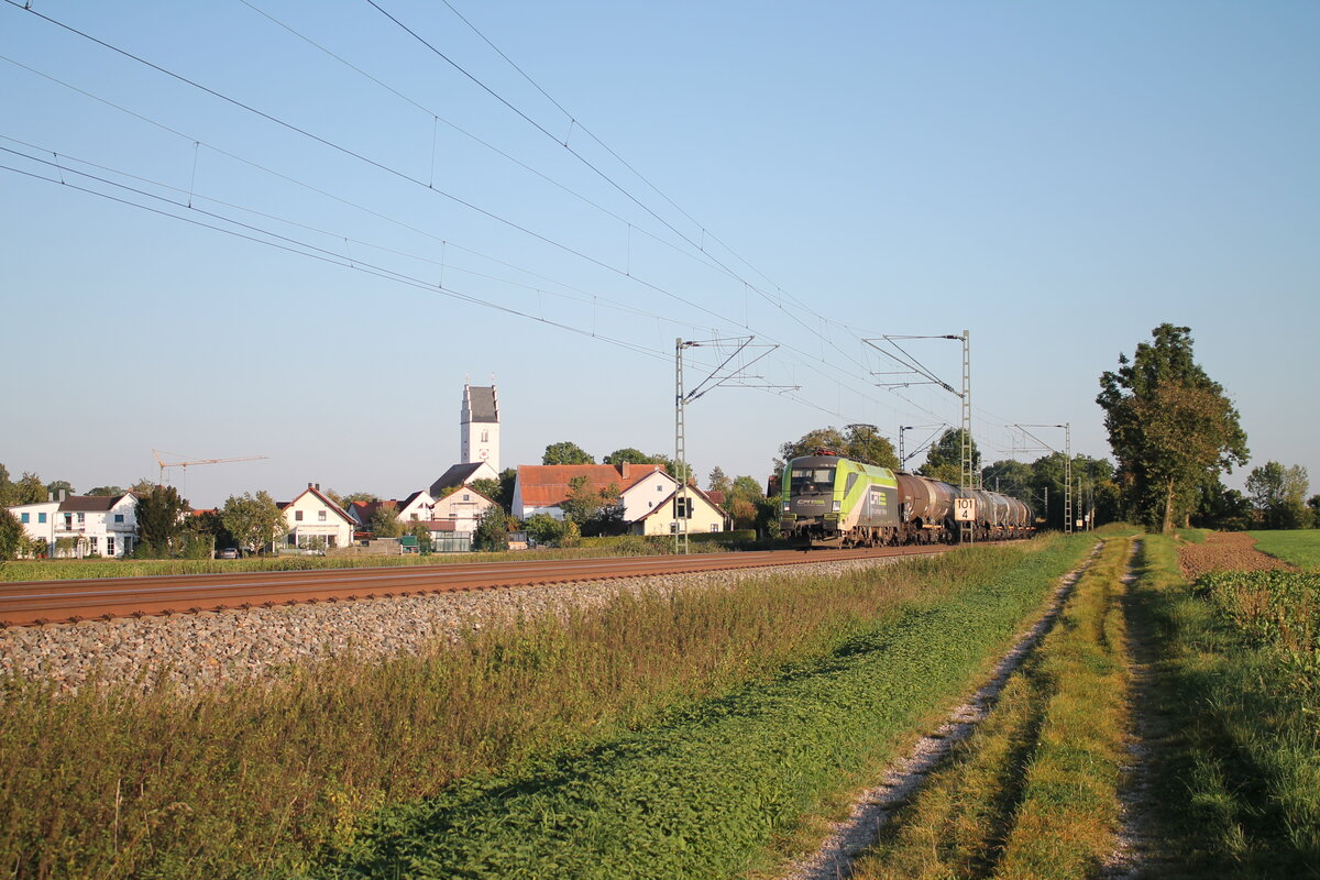 1016 016 CAT mit einem Güterzug aus Linz in den Ruhrpott bei Moosham. 25.09.21