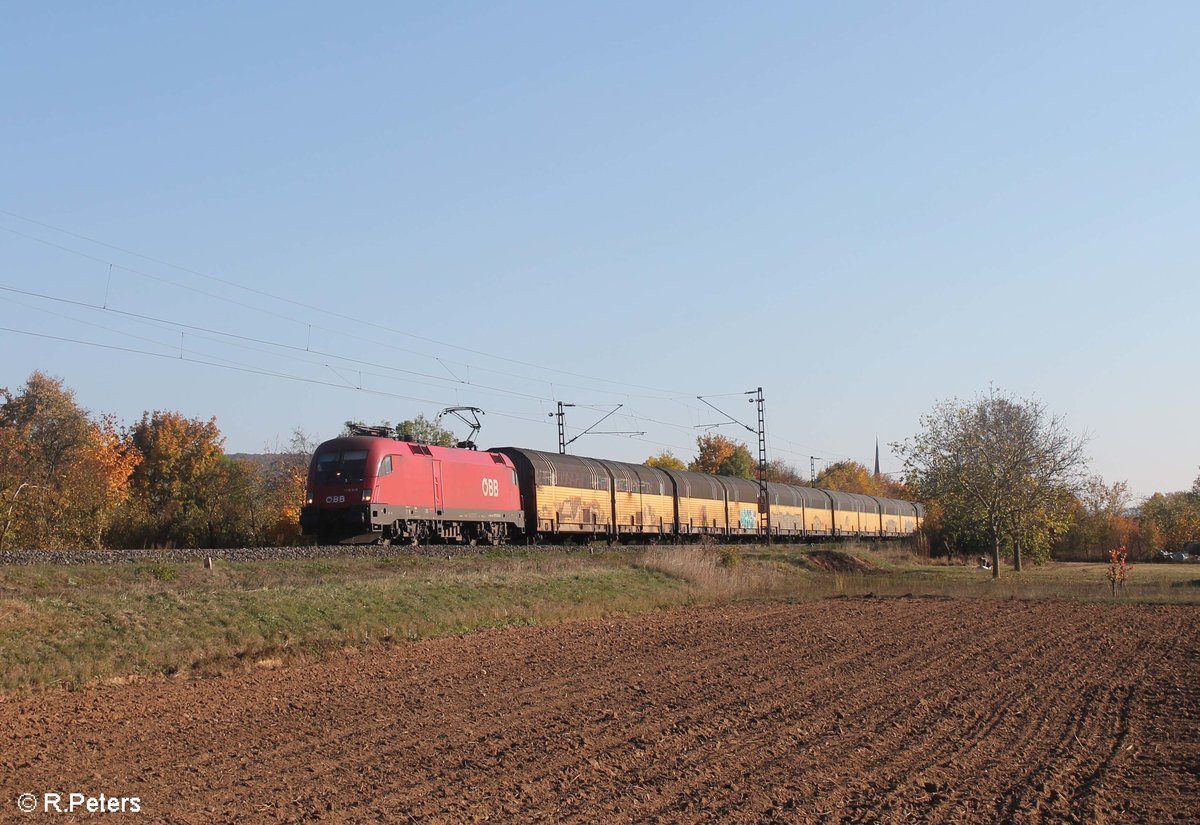 1016 049-9 zieht ein ARS Altmann bei Thüngersheim gen Norden. 13.10.18