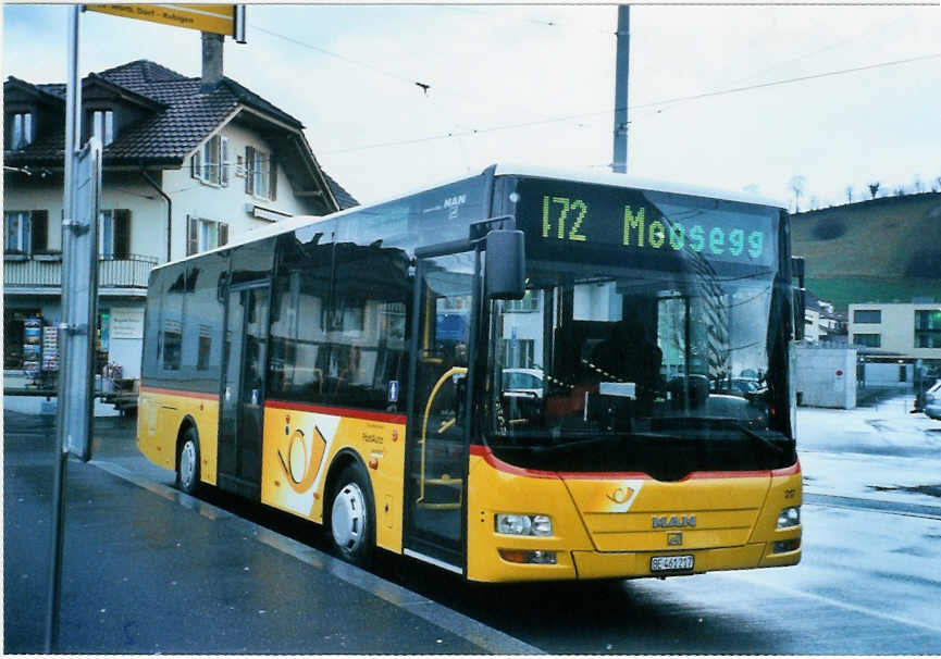 (101'804) - RBS Worblaufen - Nr. 217/BE 461'217 - MAN/Gppel am 10. Dezember 2007 beim Bahnhof Worb Dorf