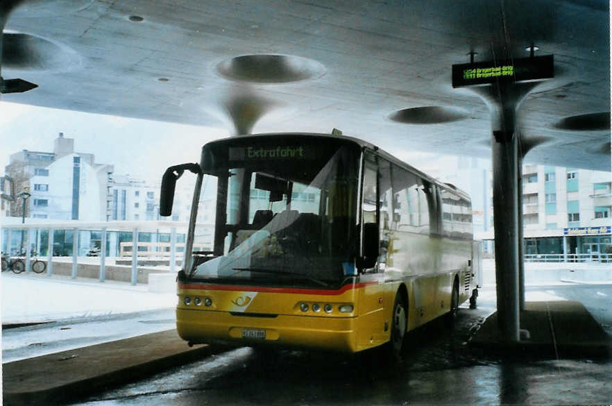 (102'710) - PostAuto Wallis - VS 243'888 - Neoplan (ex P 25'154) am 30. Dezember 2007 beim Bahnhof Visp