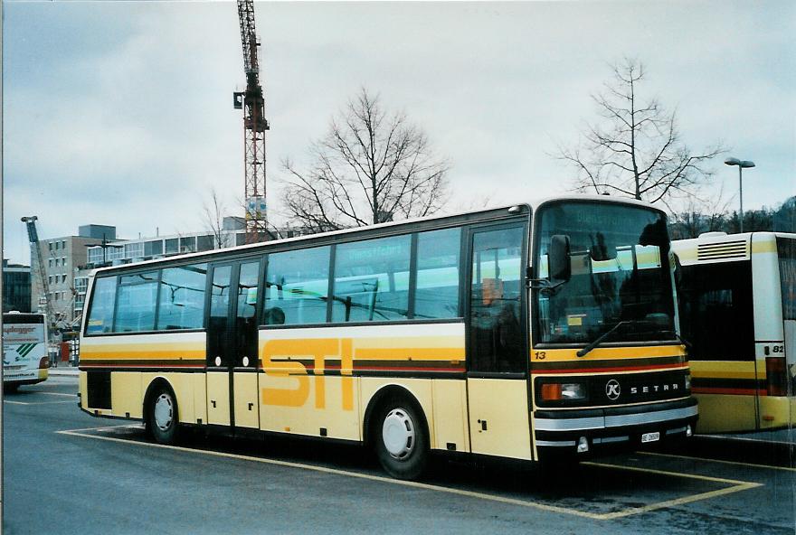 (105'510) - STI Thun - Nr. 13/BE 26'509 - Setra (ex AvH Heimenschwand Nr. 3; ex AGS Sigriswil Nr. 1) am 18. Mrz 2008 beim Bahnhof Thun (prov. Haltestelle)