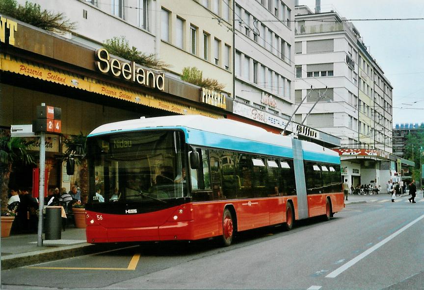 (107'611) - VB Biel - Nr. 56 - Hess/Hess Gelenktrolleybus am 1. Juni 2008 beim Bahnhof Biel