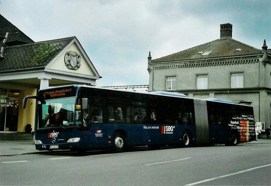 (110'909) - SBG Freiburg - FR-JS 172 - Mercedes am 15. September 2008 beim Bahnhof Konstanz