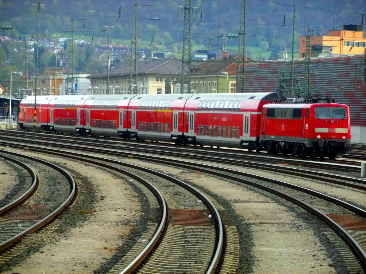 111 048-5 abgestellt im Bahnhof Aalen Hbf am 19.4.17