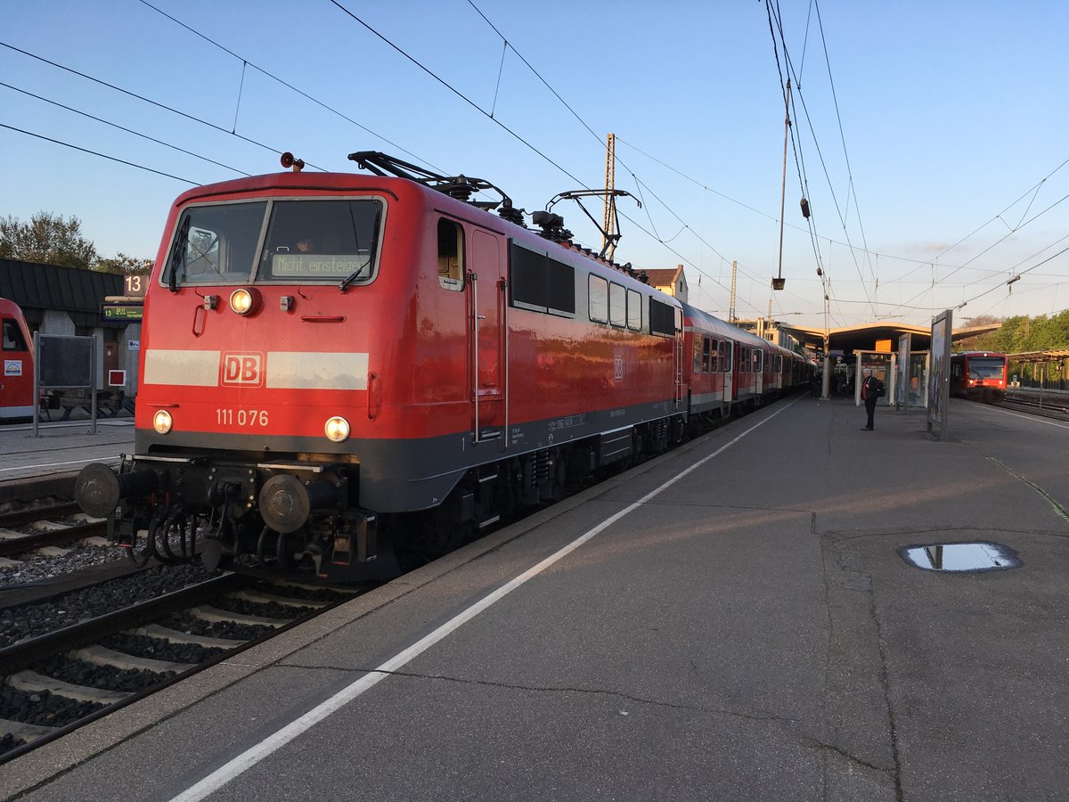 111 076 nach der Ankunft in Tübingen Hbf am 05.05.17 aus Stuttgart Hbf.