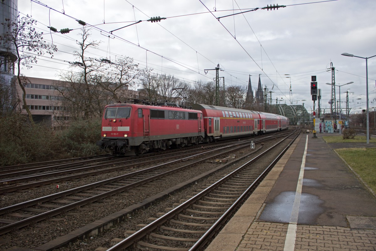 111 151 fährt am 25.02. in Köln Deutz ein.