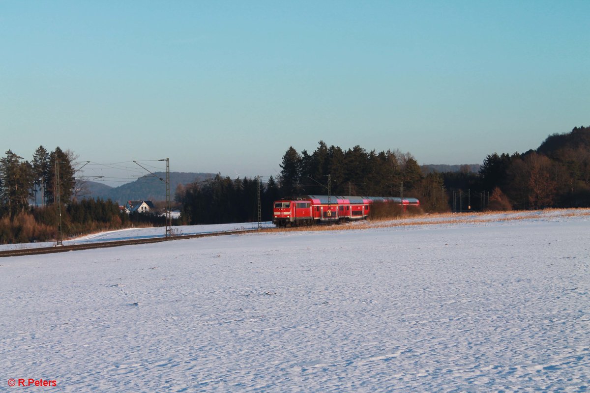 111 186-3 zieht bei Seubersdorf den RE 4858 München - Nürnberg. 19.01.17