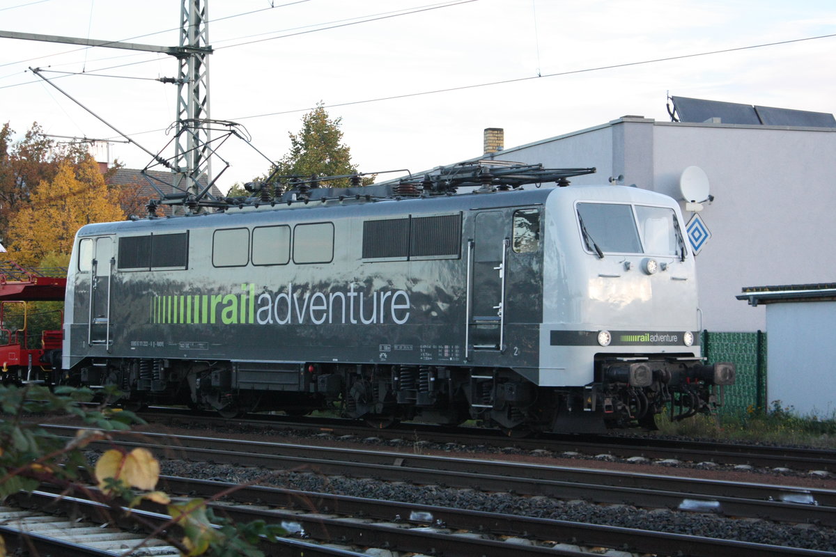 111 222 von Railadventure beim zwischenhalt am Bahnhof Delitzsch unt Bf am 27.10.20