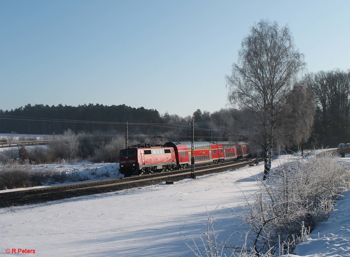 111 227-5 als RE 4852 München - Nürnberg über Regensburg bei Sinsgrün. 19.01.17