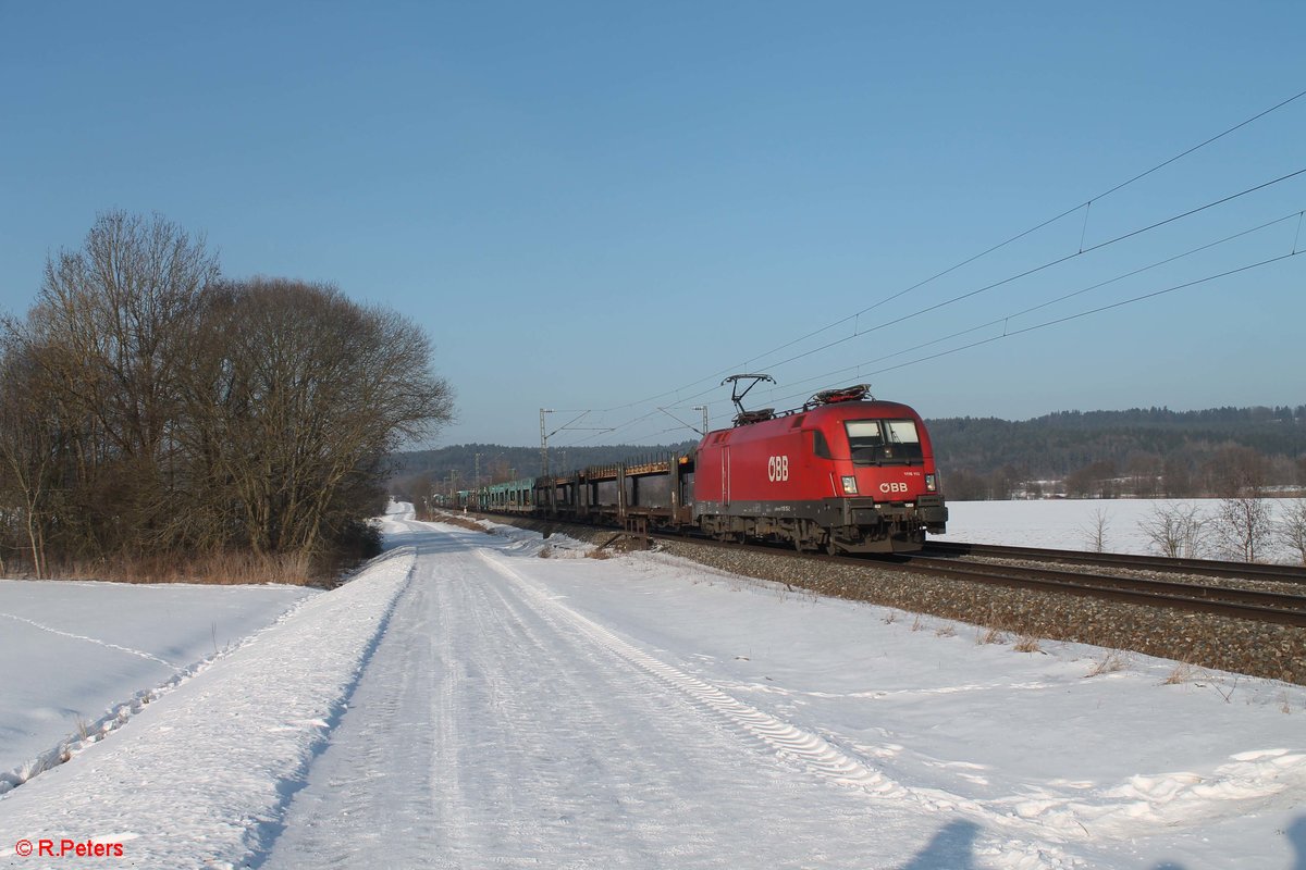 1116 113-0 zieht bei Pölling ein leeren Autotransportzug in Richtung Regensburg. 26.01.17