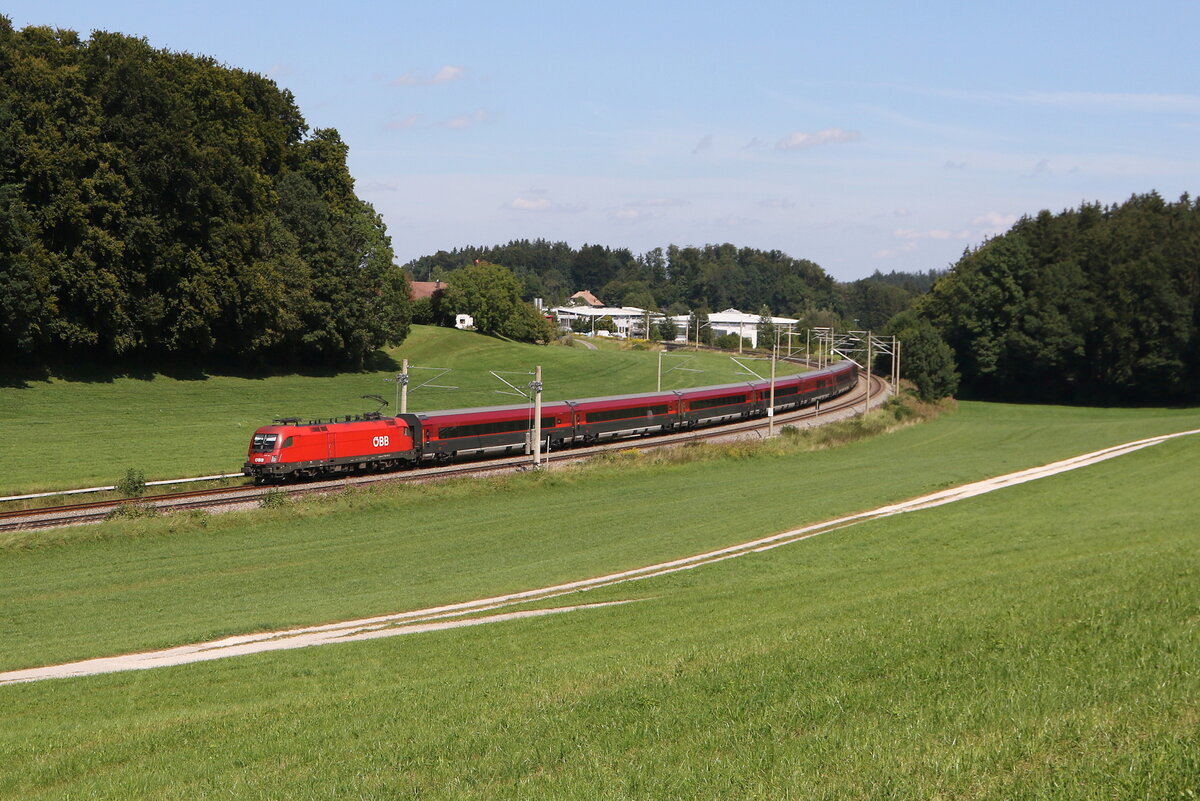1116 197 aus Salzburg kommend am 26. August 2025 bei Axdorf im Chiemgau.