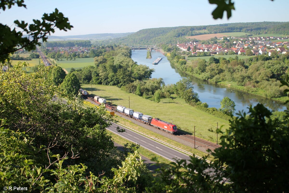 1116 202-7 zieht zwischen Himmelstadt und Karlstadt ein KLV ZUg gen Norden. 02.06.21