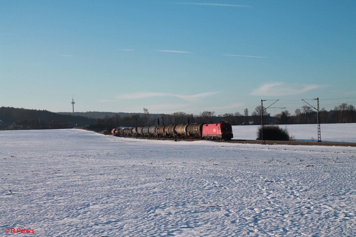 1116 278-3 zieht einen gemischten Güterzug bei Seubersdorf in Richtung Regensburg. 19.01.17