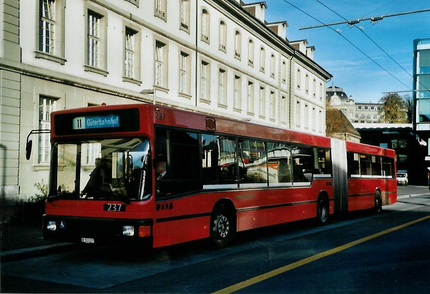 (111'836) - Bernmobil, Bern - Nr. 237/BE 513'237 - MAN am 10. November 2008 beim Bahnhof Bern