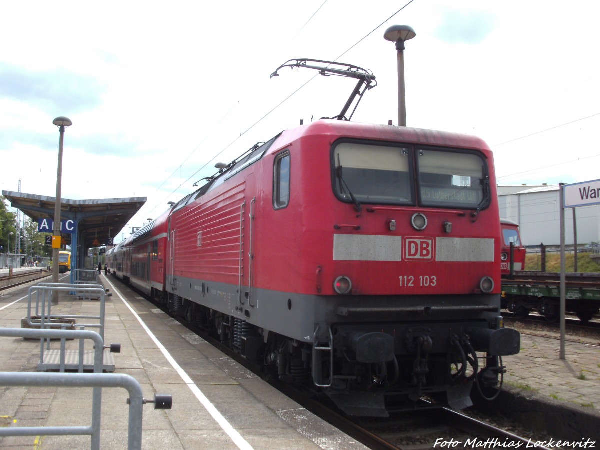 112 103 als RE5 mit Ziel Lutherstadt Wittenberg m iBahnhof Waren (Mritz) am 16.6.14