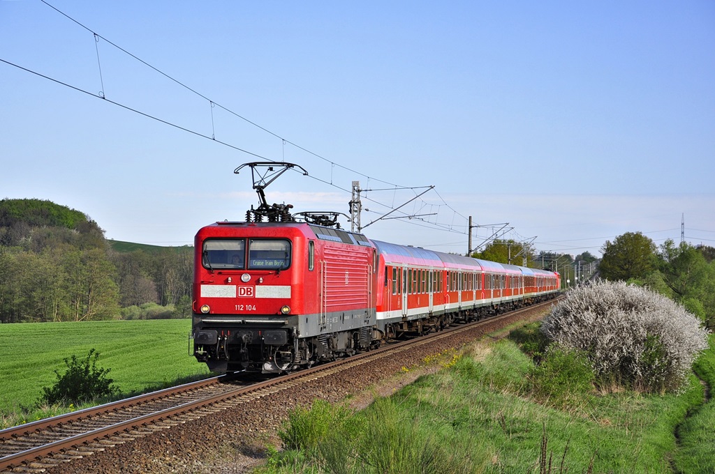 112 104 und 112 107 sind mit dem Kreuzfahrer Sonderzug auf dem Weg nach Berlin.