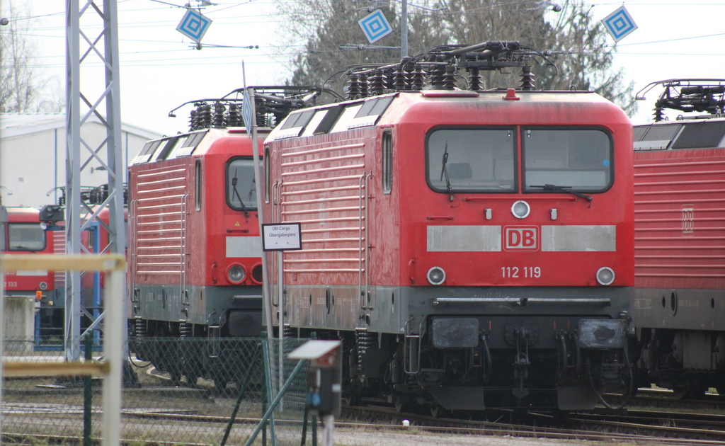 112 119 stand am Vormittag des 18.03.2023 im BW Rostock Hbf.