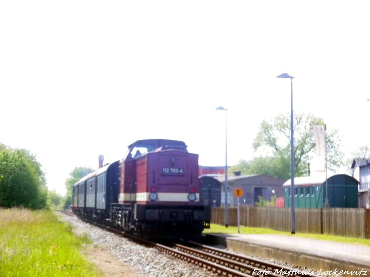 112 703 (203 230) am Zugschluss unterwegs nach Lauterbach Mole am 22.5.16