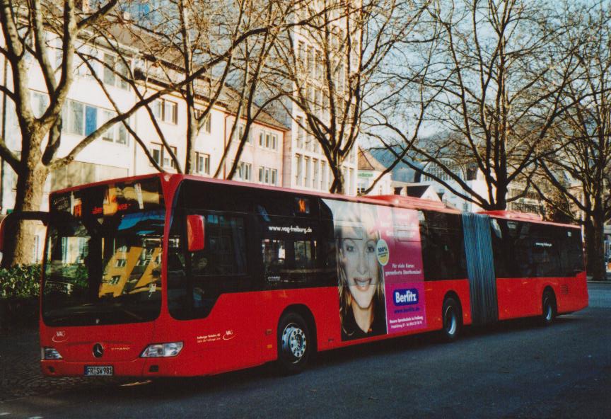 (113'520) - VAG Freiburg - Nr. 981/FR-SW 981 - Mercedes am 3. Januar 2009 in Freiburg, Siegesdenkmal