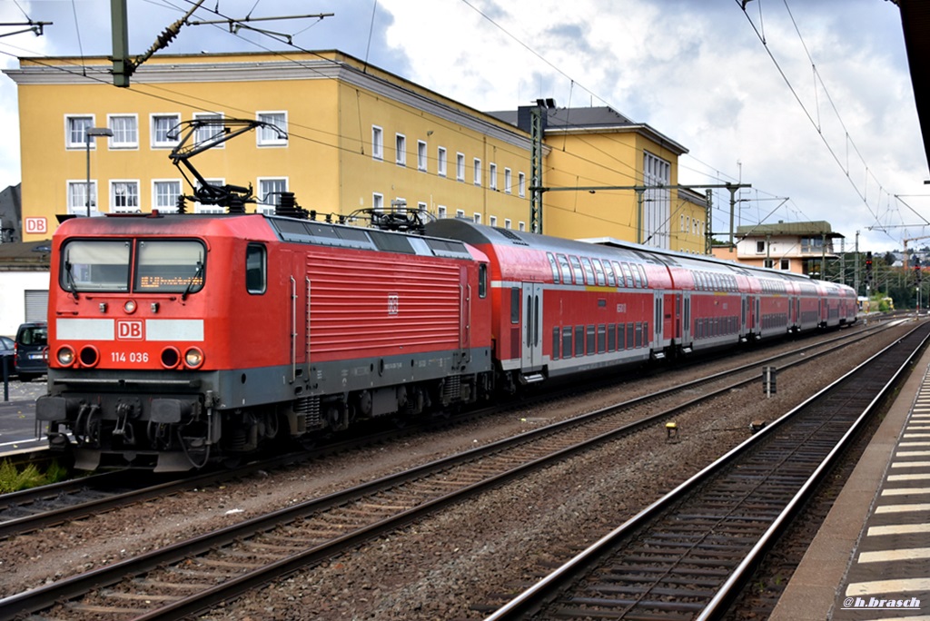 114 038 stand mit den RE50 nach frankfurt/main,im bahnhof fulda,03.10.17