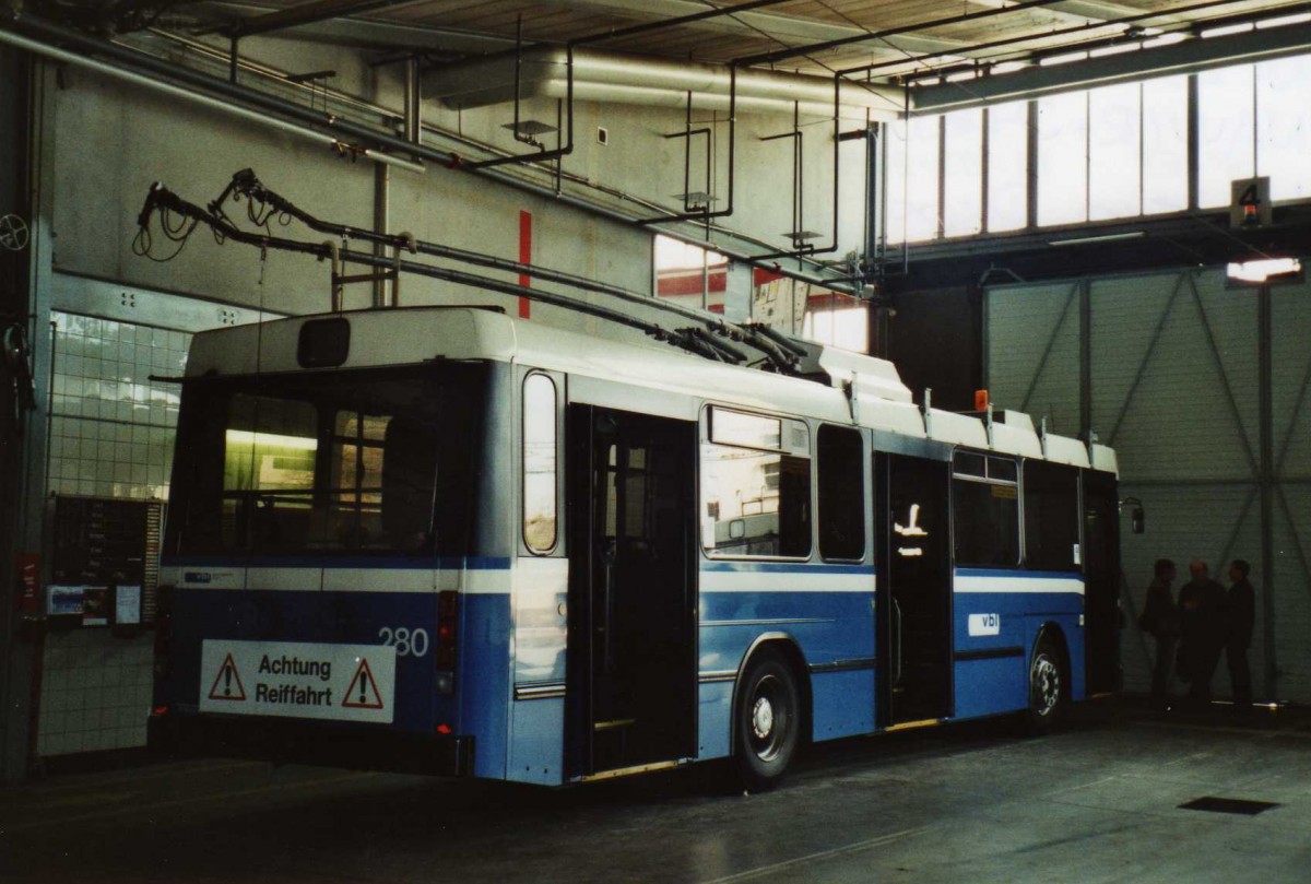 (114'731) - VBL Luzern - Nr. 280 - NAW/R&J-Hess Trolleybus am 7. Mrz 2009 in Luzern, Depot