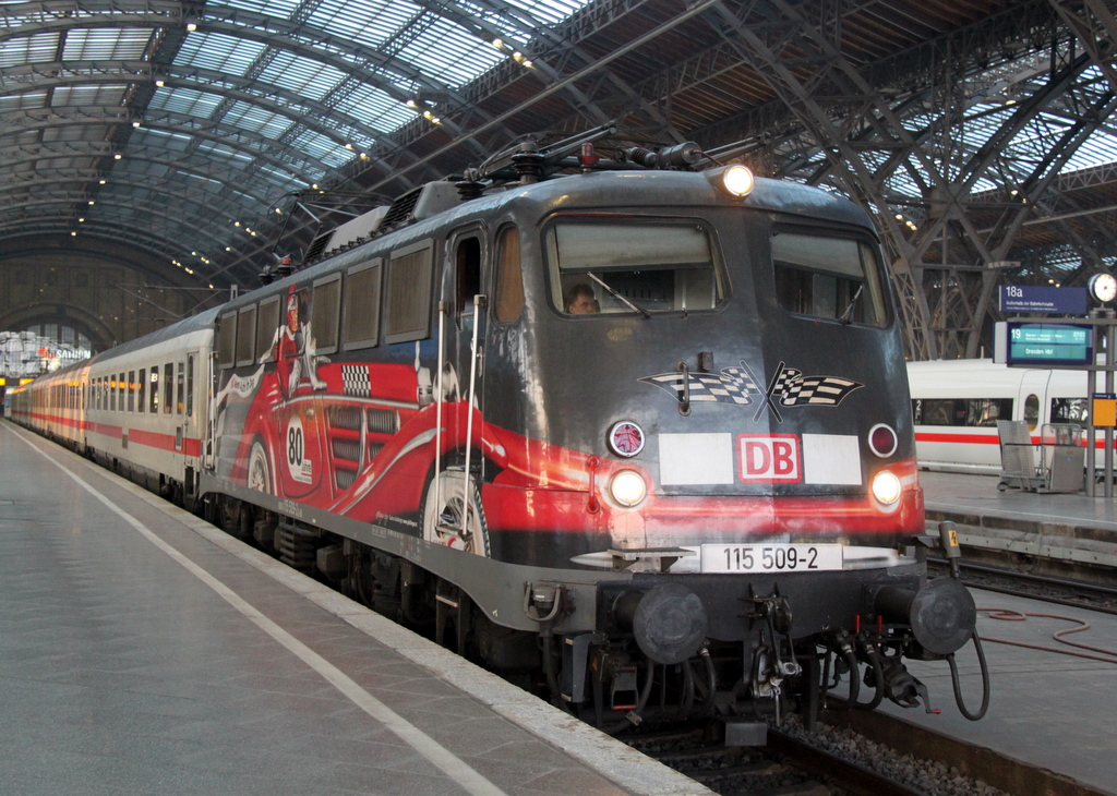 115 509-2 mit IC 2238 von Leipzig Hbf nach Magdeburg Hbf kurz vor der Ausfahrt im Leipziger Hbf.09.03.2014