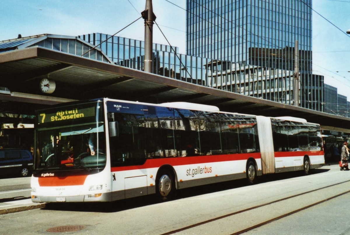 (115'414) - St. Gallerbus, St. Gallen - Nr. 275/SG 198'275 - MAN am 18. Mrz 2009 beim Bahnhof St. Gallen