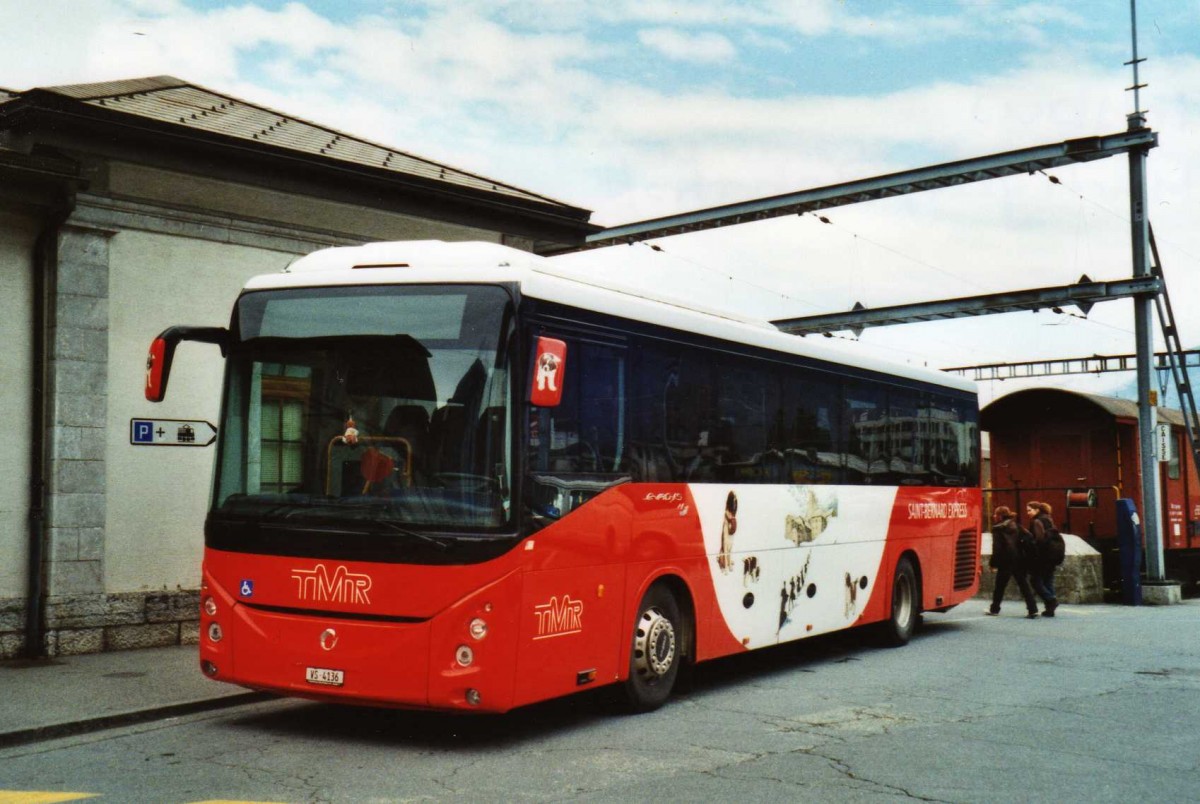 (115'616) - TMR Martigny - VS 4136 - Irisbus am 30. Mrz 2009 beim Bahnhof Martigny