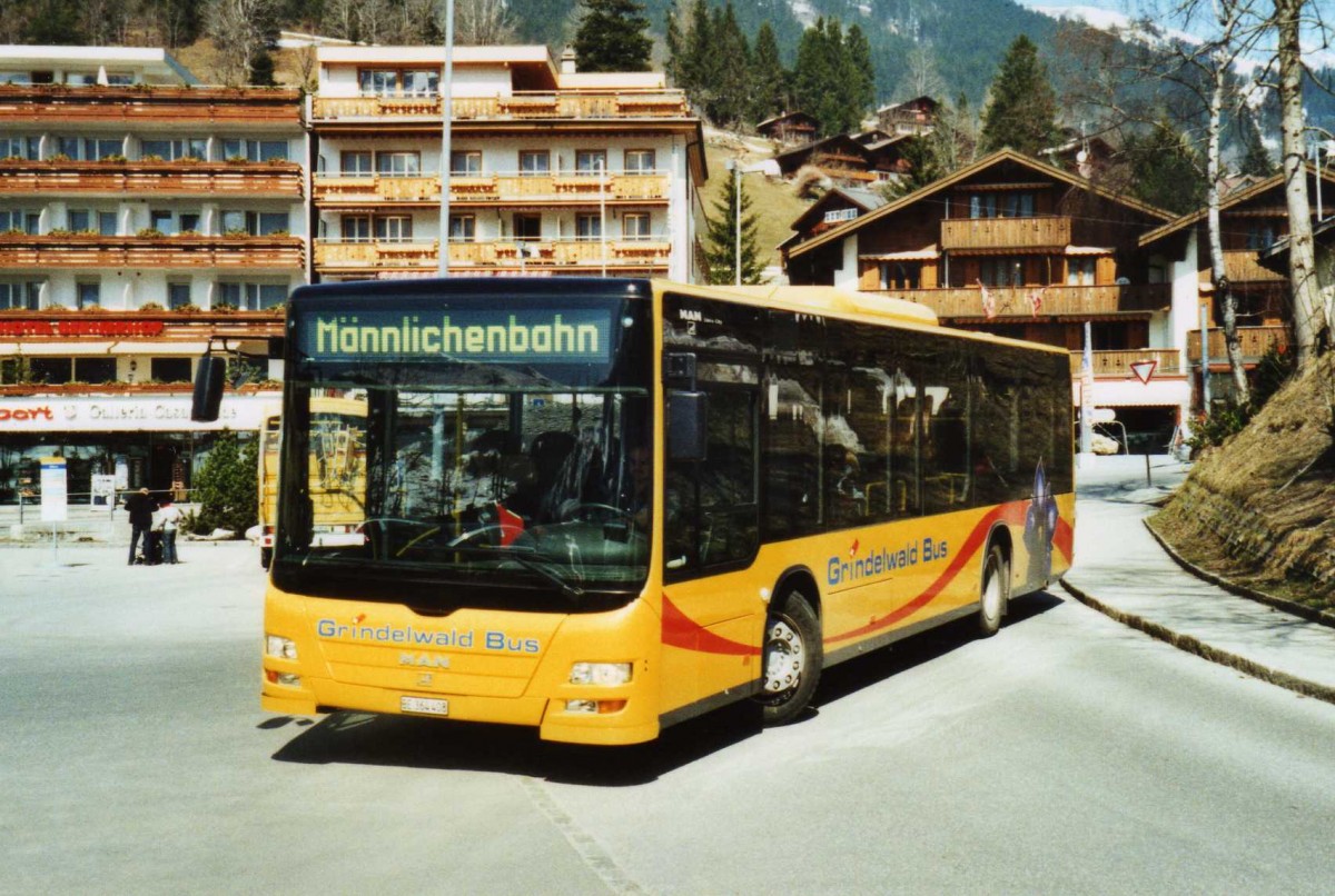 (115'733) - AVG Grindelwald - Nr. 24/BE 364'408 - MAN/Gppel am 5. April 2009 beim Bahnhof Grindelwald