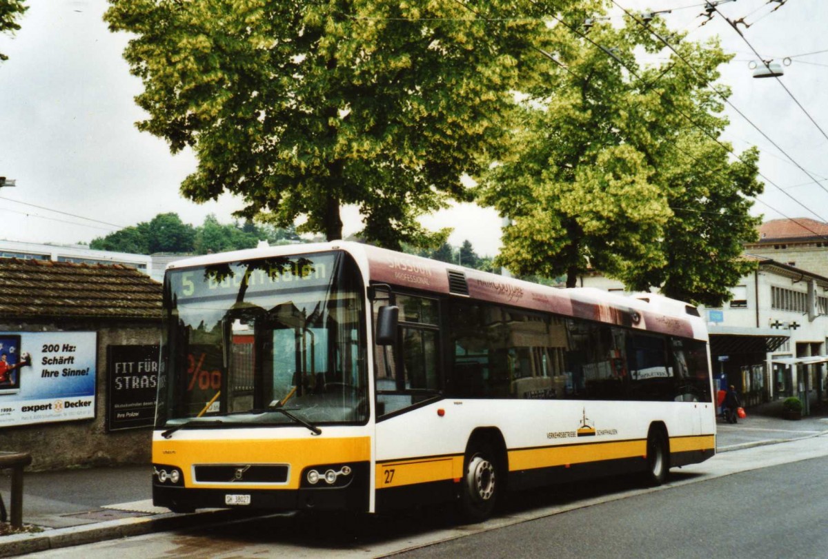 (117'222) - VBSH Schaffhausen - Nr. 27/SH 38'027 - Volvo am 6. Juni 2009 beim Bahnhof Schaffhausen