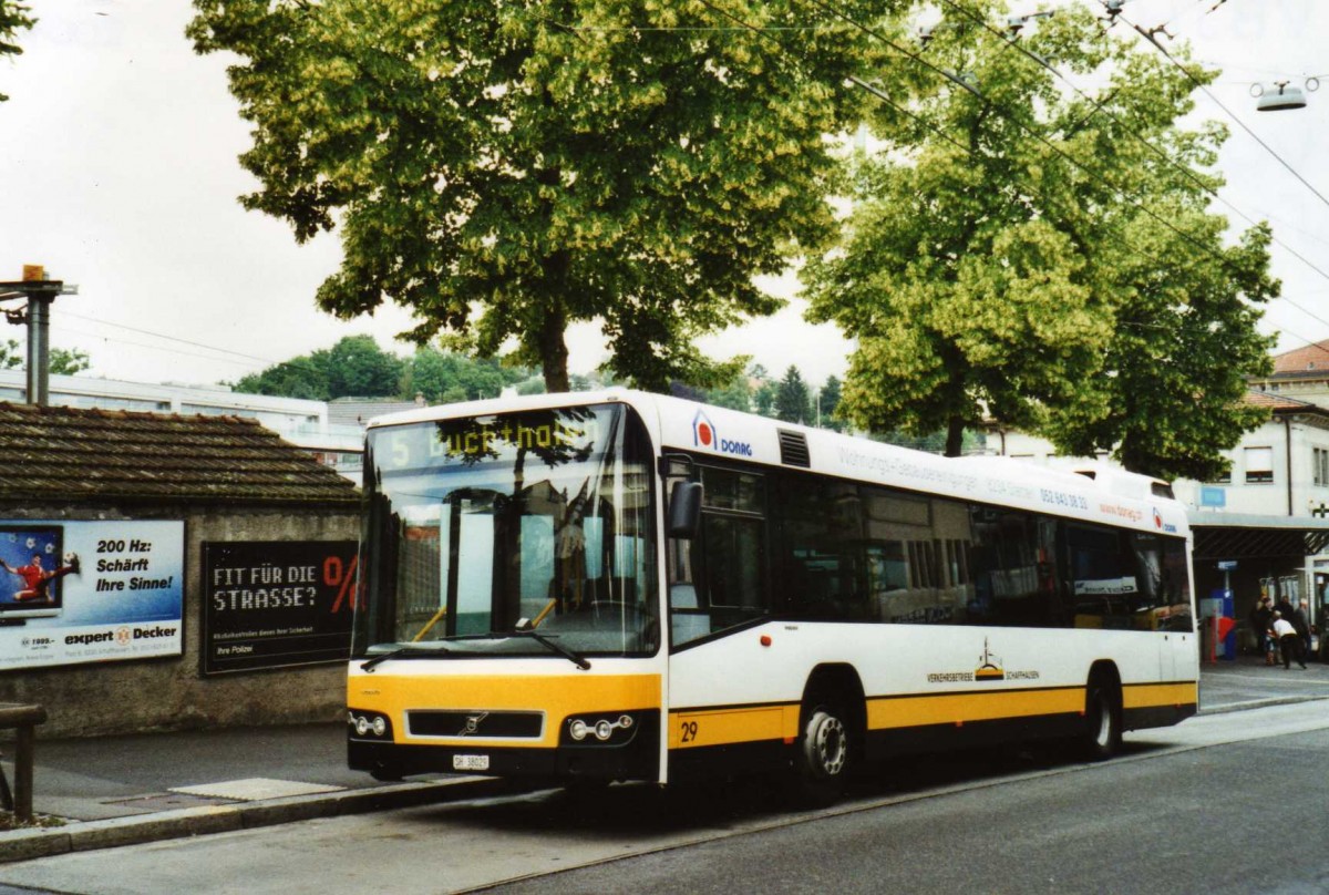 (117'225) - VBSH Schaffhausen - Nr. 29/SH 38'029 - Volvo am 6. Juni 2009 beim Bahnhof Schaffhausen