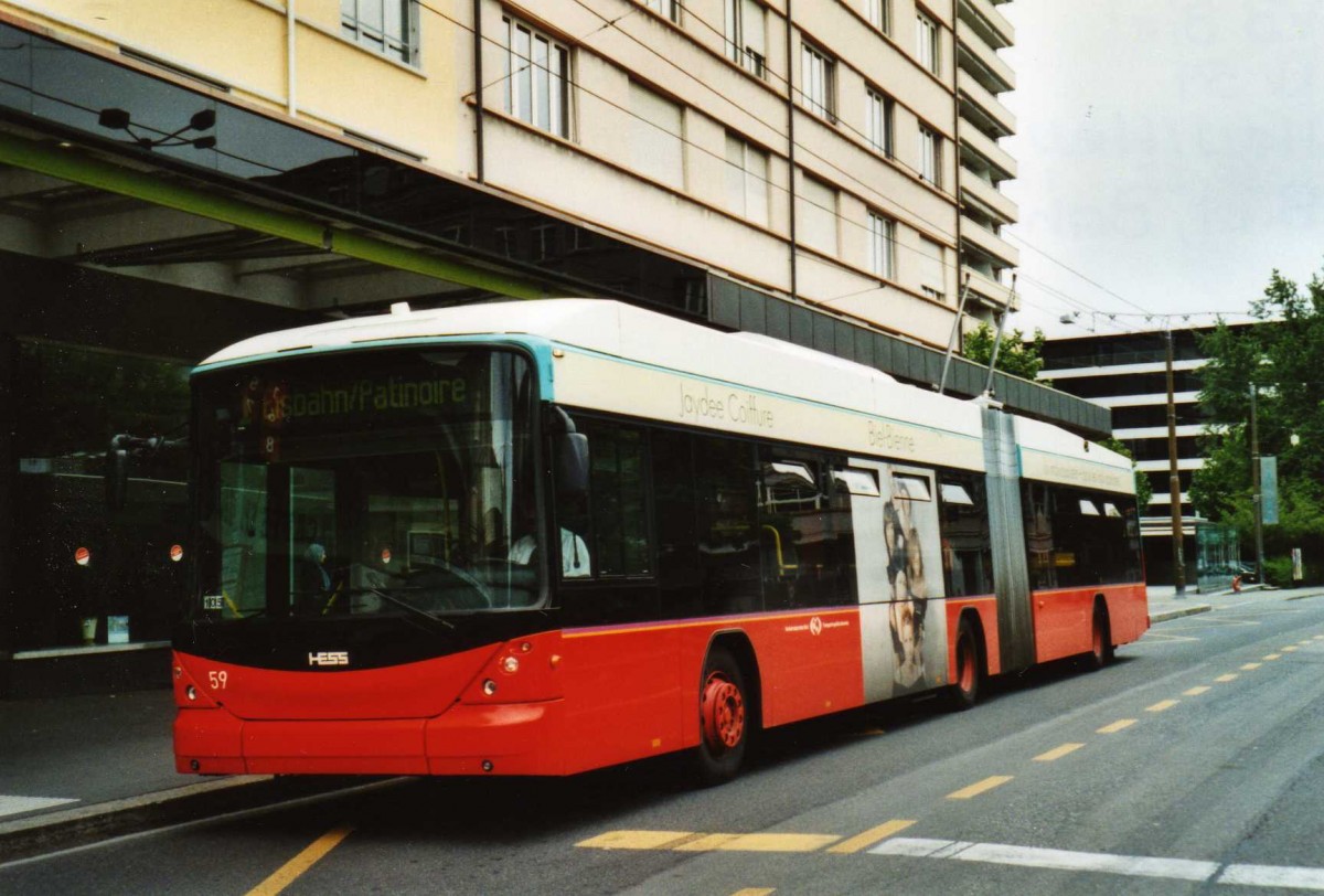 (117'516) - VB Biel - Nr. 59 - Hess/Hess Gelenktrolleybus am 8. Juni 2009 beim Bahnhof Biel