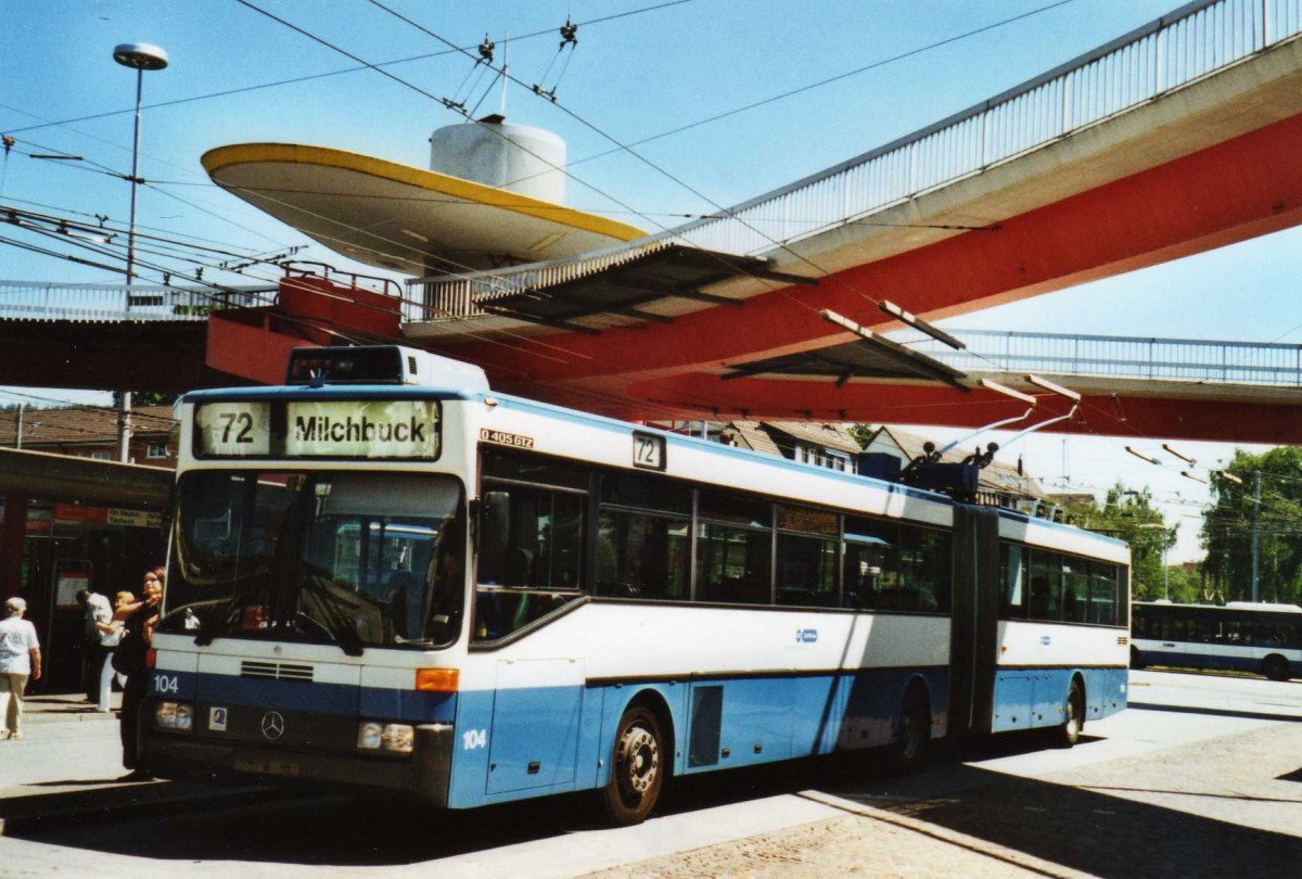 (117'734) - VBZ Zrich - Nr. 104 - Mercedes Gelenktrolleybus am 17. Juni 2009 in Zrich, Bucheggplatz