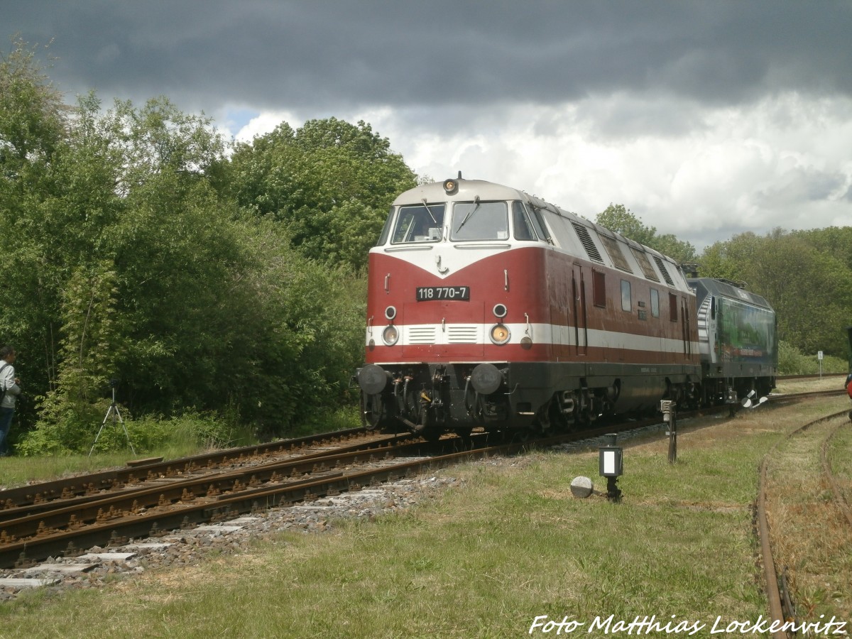 118 770 rangiert am 30.5.15 die 145 023