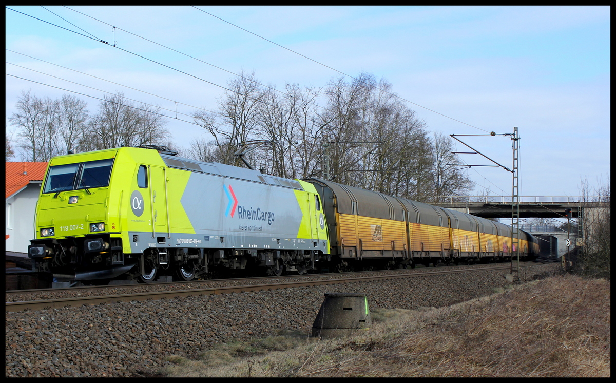 119 007 von RheinCargo mit Altmannzug am 26.02.15 bei Kerzell