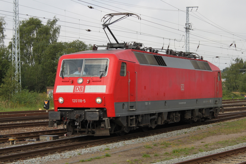 120 118 beim Rangieren im Rostocker Hbf.03.09.2016