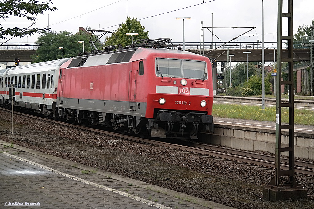 120 119-3 ist am 20.09.13 mit einen IC vom bhf harburg abgefahren