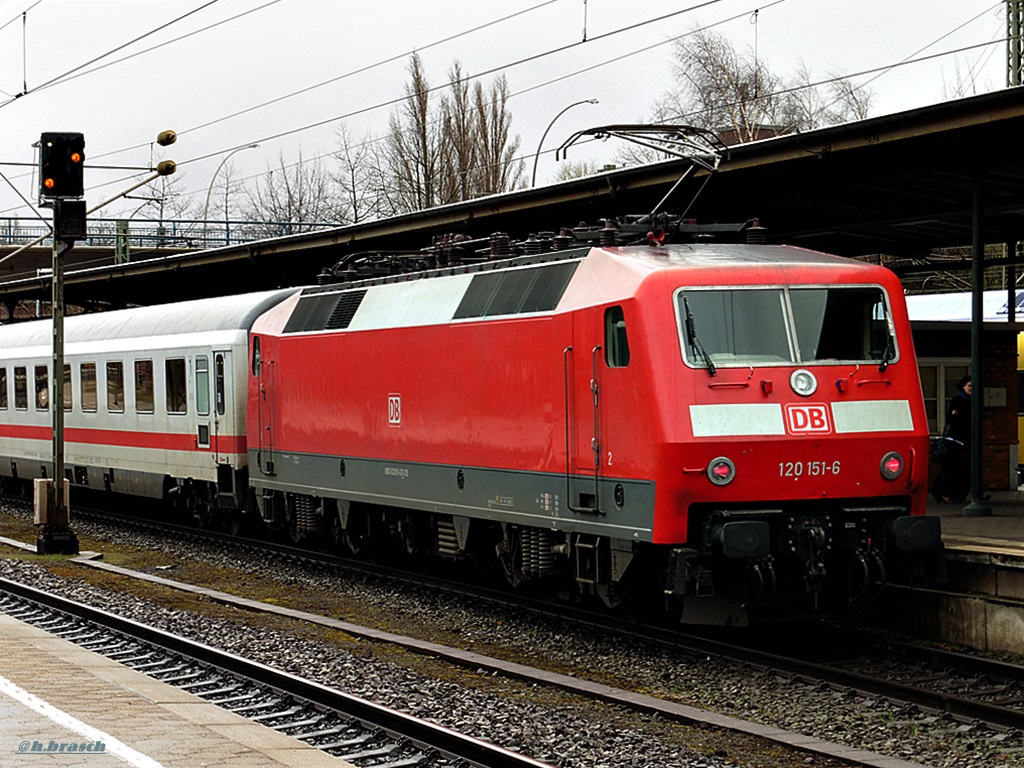 120 151-6 stand mit einen IC im bf hh-harburg,30.03.15