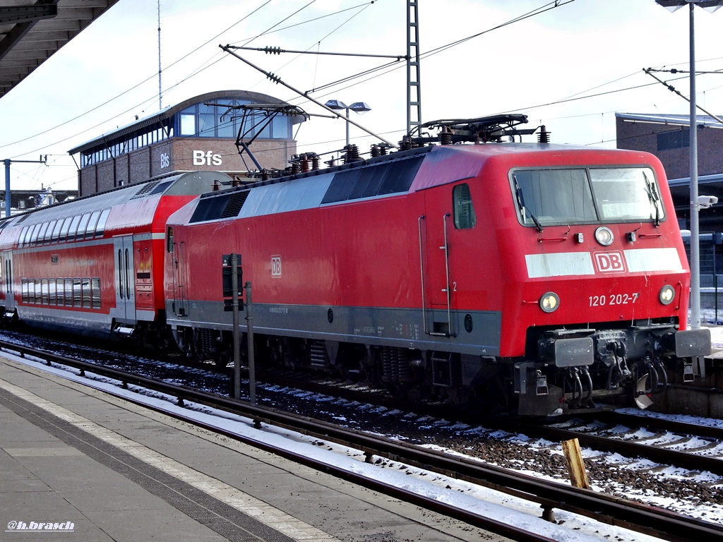 120 202-7,mit den RE1 aus rostock in richtung hamburg,bergedorf 27.02.18