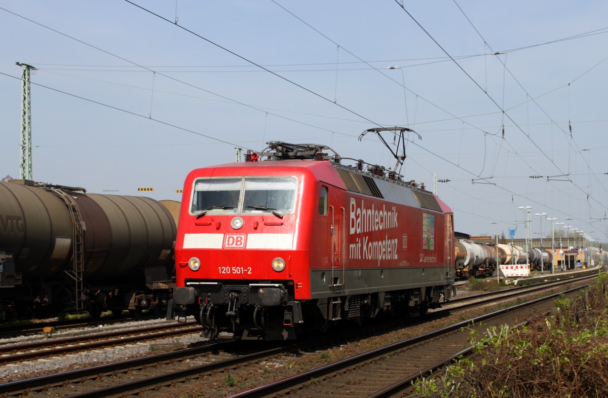 120 501 der DB Systemtechnik am 10.04.14 in Rheinbrohl. Gruß zurück!