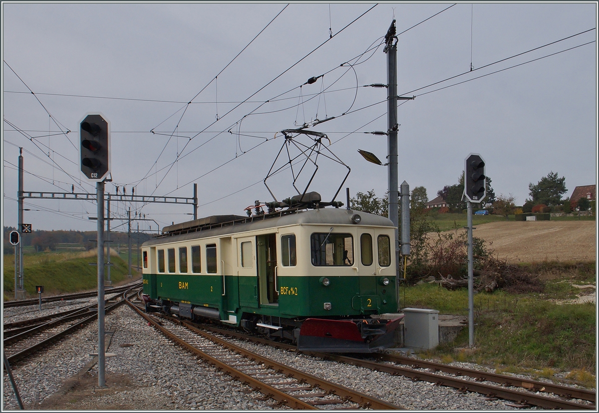 120 Jahres BAM MBC: Der BAM BCFe 4/4 N 2 ist von L'Isle Mont la Ville in Apples eingetroffen rangier nun fr die Rckfahrt.
24. Okt. 2015