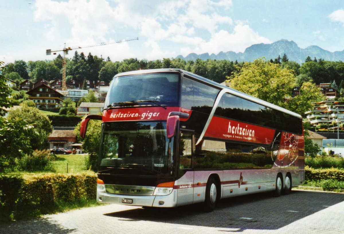 (120'037) - Giger, La Chaux-de-Fonds - NE 88'424 - Setra am 16. August 2009 in Gwatt, Restaurant Rssli