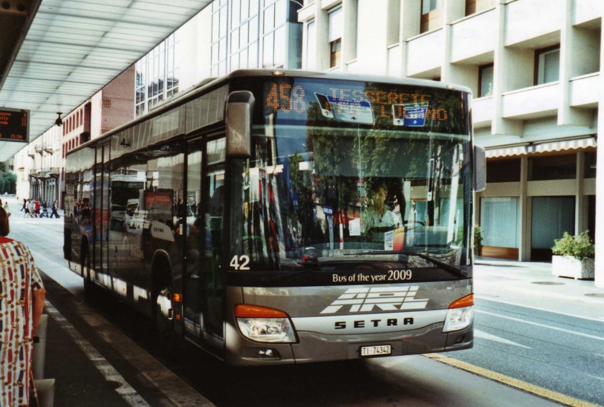 (121'120) - ARL Tesserete - Nr. 42/TI 74'342 - Setra am 12. September 2009 in Lugano, Centro